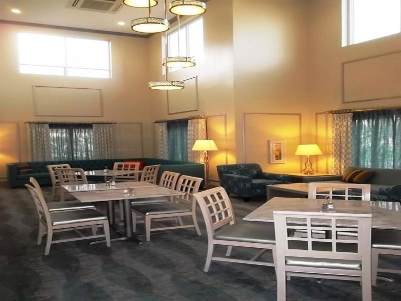 Holiday Inn Express & Suites Brookhaven By Ihg Exterior photo