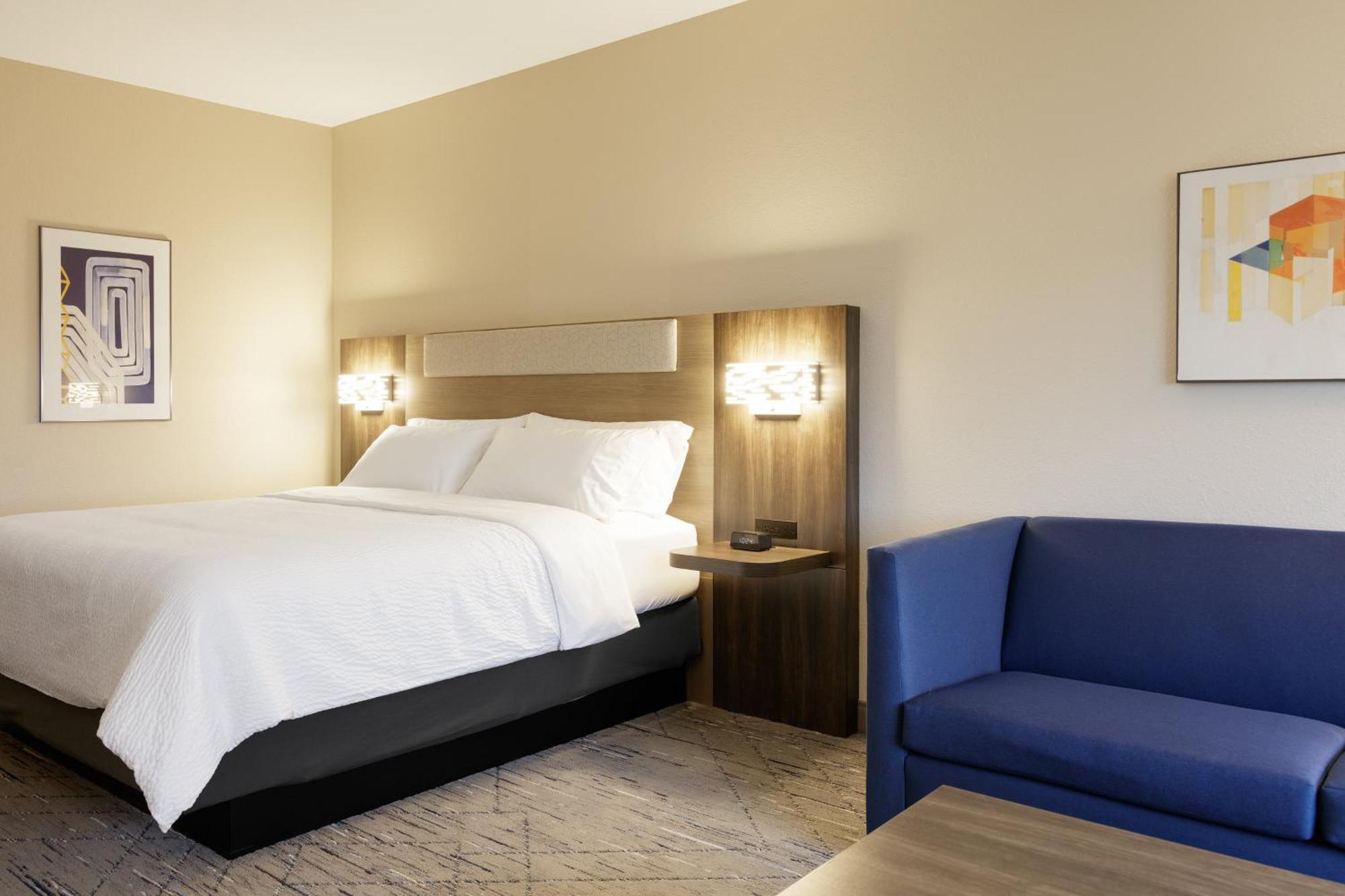 Holiday Inn Express & Suites Brookhaven By Ihg Exterior photo